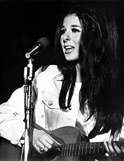 Performing Prints: Bobbie Gentry, 1968. Courtesy: CSU Archives / Everett Collection