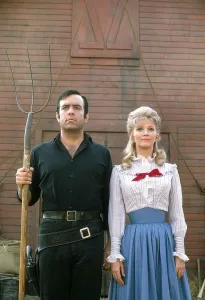 Roberts Prints: BONANZA, from left: Pernell Roberts, Kathie Browne, 1963, 1959-1973