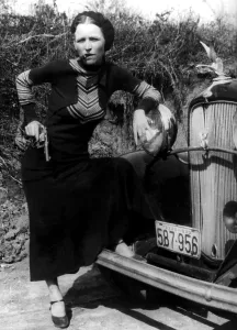 Everett Site Prints: Bonnie Parker, 1933. Courtesy: CSU Archives / Everett Collection