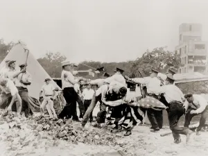 Riots Prints: Bonus veterans clash with Washington police officers during the riot on July 28