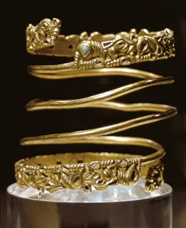 Joya Prints: Bracelet. 2nd c. BC. Gold and turquoises