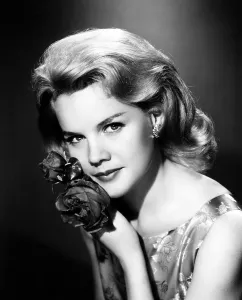 Images Dated 4th December 2013: BRIDGE TO THE SUN, Carroll Baker, 1961
