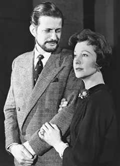 Couples Portraits Prints: British actress Vivien Leigh shown with Canadian born actor John Merivale