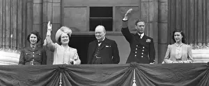 Lcgr1410 Prints: British Royal Family waves to crowds on Victory in Europe Day