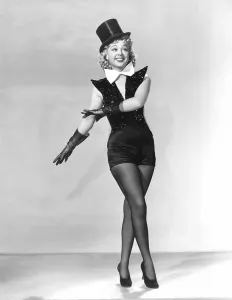 Images Dated 20th December 2014: BROADWAY, Iris Adrian, 1942