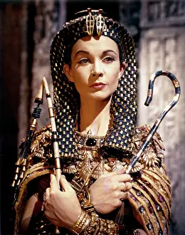 Jsx 39 Prints: CAESAR AND CLEOPATRA, Vivien Leigh, 1945