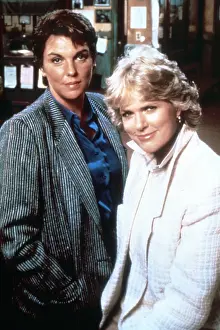 Tyne Prints: CAGNEY & LACEY, (aka CAGNEY AND LACEY), from left: Tyne Daly, Sharon Gless, 1981-1988