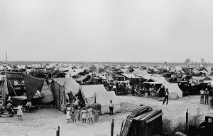 Lcgr1305 Prints: Camp of Striking Mexican American migrant camp