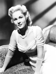 Images Dated 7th October 2015: CAPTAIN HORATIO HORNBLOWER, Virginia Mayo, 1951