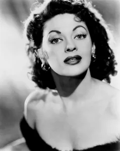 De Carlo Prints: THE CAPTAIN'S PARADISE, Yvonne De Carlo, 1953