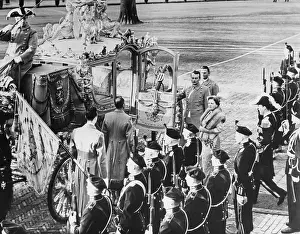 Rs2rn Prints: Carriage to take Queen Juliana and Prince Bernhard to sign of Statute for the Dutch kingdom