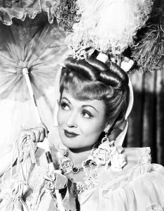 Images Dated 30th December 2015: CENTENNIAL SUMMER, Constance Bennett