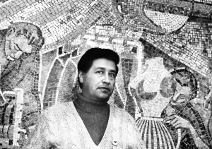 Images Dated 5th March 2007: Cesar Chavez stands in front of The Delano Bell mosaic