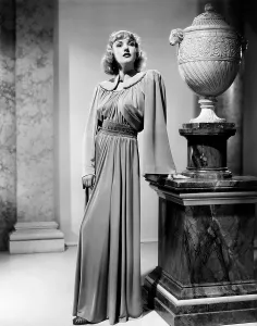 Full Sleeves Prints: CHARLIE CHAN IN RENO, Phyllis Brooks