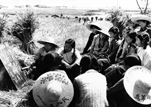 Ideology Prints: Chinese Communist Cultural Revolution propaganda during a work break