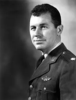 Air Force Prints: CHUCK YEAGER, portrait. Courtesy: CSU Archives / Everett Collection