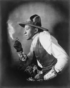 Images Dated 11th July 2008: The cigarette, American Dakota Indian smoking a cigarette, photograph, 1908