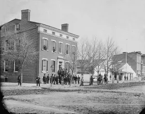 Images Dated 21st May 2008: The Civil War, clerks in front of office of Commissary General of Prisoners