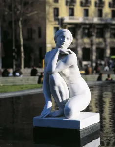 CLARA i AYATS, Josep (1878-1958). The Goddess. 1908-1910. SPAIN. Barcelona. Catalonia Square. Another copy is located in the City Hall. Noucentisme. Sculpture on marble