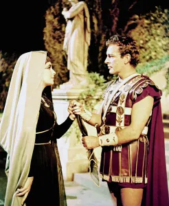 CLEOPATRA, from left: Elizabeth Taylor, Richard Burton, 1963, TM and Copyright 20th Century-Fox Film Corp. All Rights Reserved