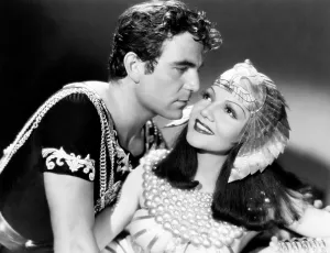 Images Dated 17th June 2013: CLEOPATRA, from left, Henry Wilcoxon, Claudette Colbert, 1934