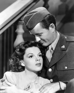 Images Dated 2nd March 2016: THE CLOCK, from left: Judy Garland, Robert Walker, 1945