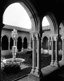 Garden Prints: The Cloisters, New York, circa 1950s. Courtesy: CSU Archives/Everett Collection