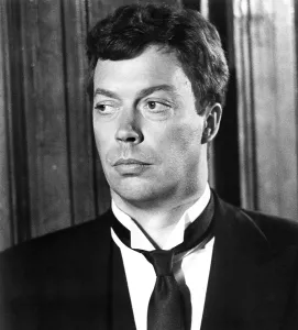 Curry Prints: CLUE, Tim Curry, 1985, (c)Paramount/courtesy Everett Collection