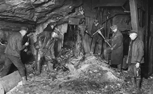 Union Prints: Coal miners preparing to returned to work after the great strike