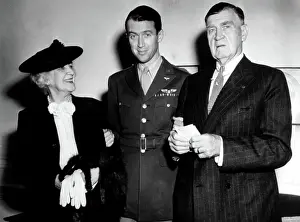 COLONEL JAMES STEWART with his parents, 9/1/45. Courtesy: CSU Archives / Everett Collection