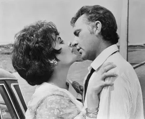 Burton Prints: THE COMEDIANS, from left: Elizabeth Taylor, Richard burton, 1967