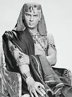 Movpor01 Prints: THE TEN COMMANDMENTS, Yul Brynner, 1956