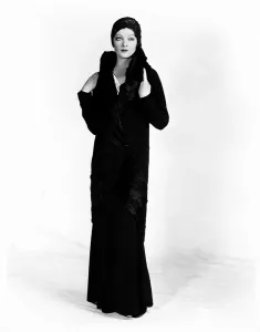 Images Dated 17th June 2013: A CONNECTICUT YANKEE, Myrna Loy, 1931