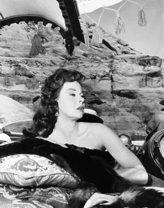 Images Dated 5th March 2015: THE CONQUEROR, Susan Hayward, on location near St. George, Utah, June 1954