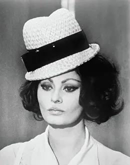 Images Dated 22nd December 2018: A COUNTESS FROM HONG KONG, Sophia Loren, 1967