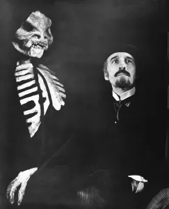 Images Dated 18th December 2013: THE CREEPING FLESH, Christopher Lee, 1973
