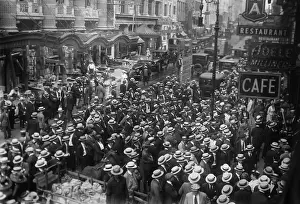 Workers Prints: Crowd of actors on NYC's 45th street during the Actor Equity Strike of May 1919