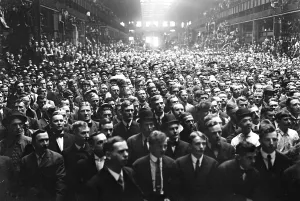 1900 1910 Prints: A crowd of Allis Chalmers workers waiting to hear a campaign speech by William Howard Taft (1857-1930)