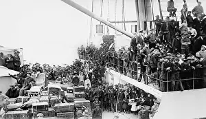 Voyages Prints: A crowd of European immigrants and their luggage on the THE IMPERATOR