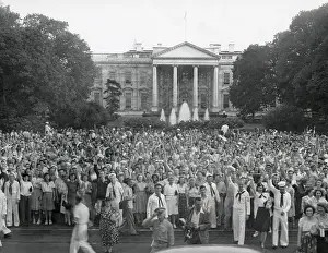 Lcgr1411 Prints: Crowd gathered outside the White House after the announcement of Japan's surrender
