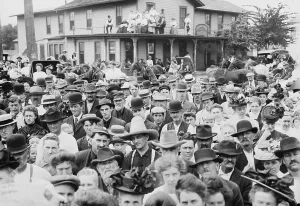 Whistle Stop Prints: Crowd for waiting for candidate William Taft's (1857-1930)