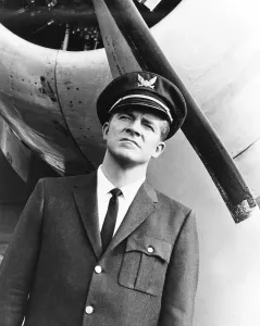 Images Dated 14th March 2014: THE CROWDED SKY, Dana Andrews, 1960