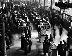 Cash Prints: Crowds in the lobby of new bank in Detroit
