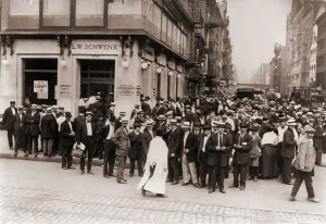 Panic Prints: Crowds making a run on the L.W