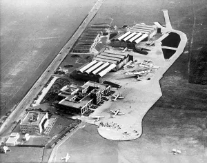 Airport Prints: Croydon Airport in England (1940).. Courtesy: CSU Archives / Everett Collection