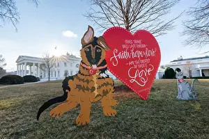 Holiday Prints: Cut outs of White House pets, Commander and Willow