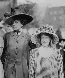 Images Dated 27th October 2008: Daisy Harriman (1870-1967) with her daughter, Ethel M.B. Harriman