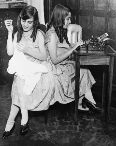 Sewing Prints: Daisy and Violet Hilton (1908-1969)