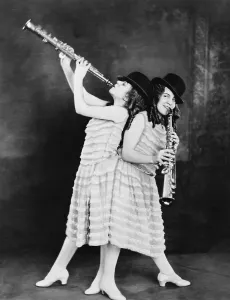 Vaudeville Prints: Daisy and Violet Hilton (1908-1969)