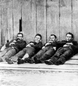 Bodies Prints: The Dalton Gang after death, 1892. Courtesy: CSU Archives/Everett Collection